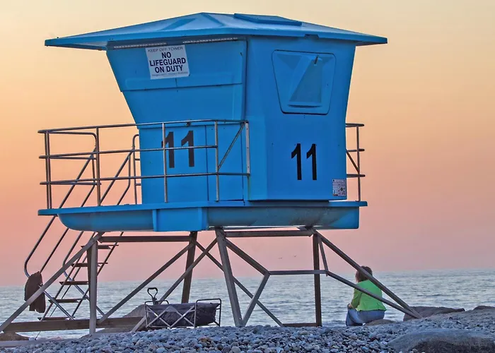 1 Block From Beach - Steps From Restaurants & Shops