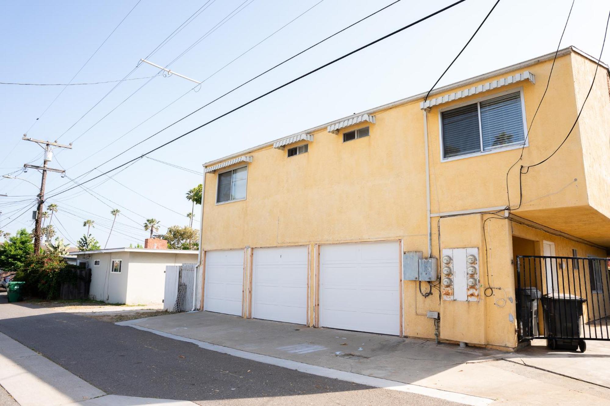 1 Block From - Steps From Restaurants & Shops Appartement