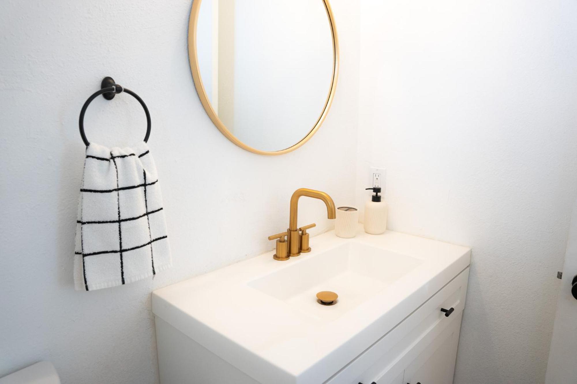 Appartement 1 Block From - Steps From Restaurants & Shops *